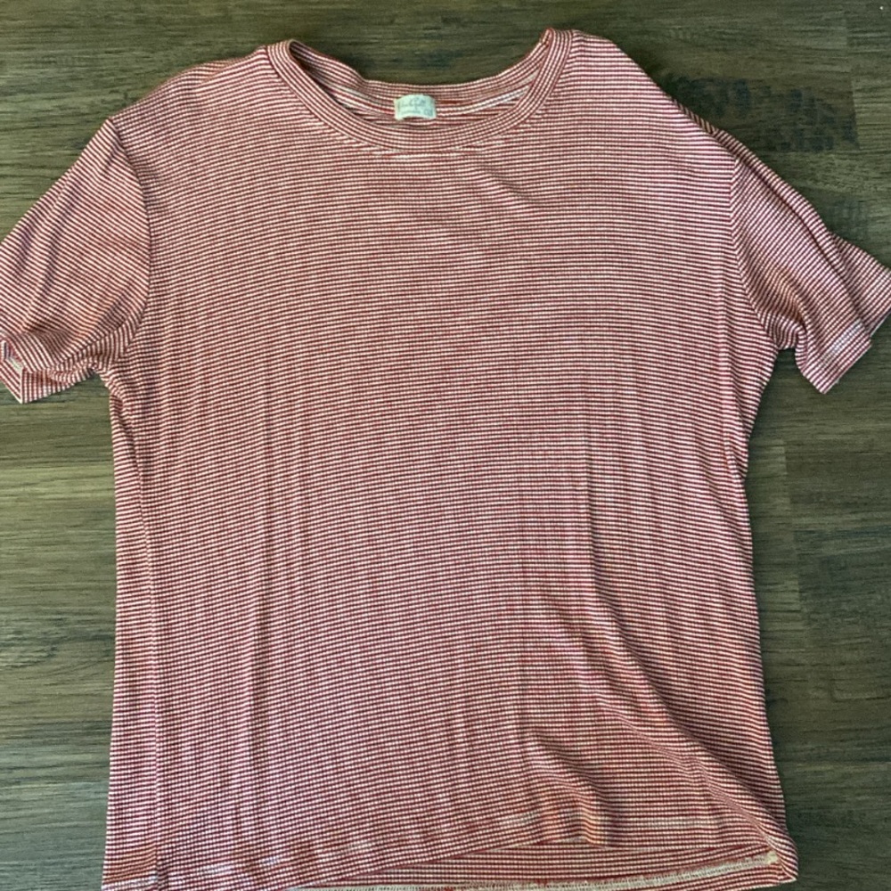 Red and white fitted tee